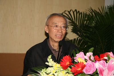 北京大学原校长、国家自然科学基金委员会原主任陈佳洱致辞